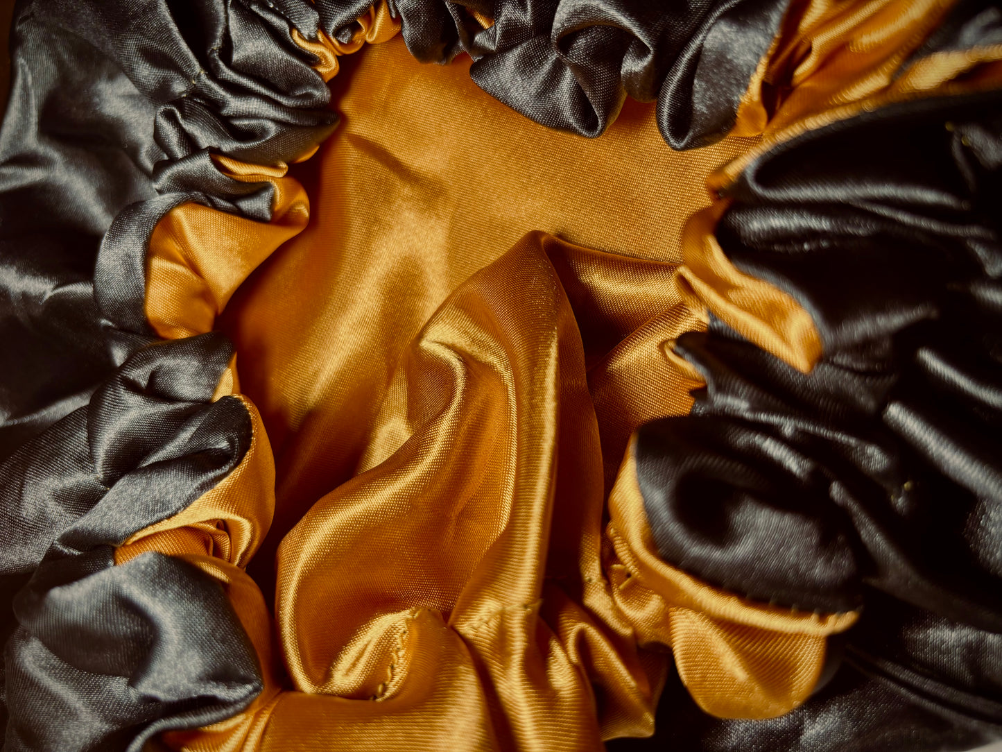 ReversibleR Satin bonnets